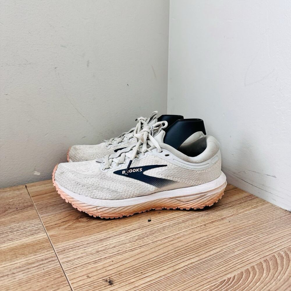 Brooks Revel 7 women's running shoes White And Pink Size 5.5 - Picture 2 of 11